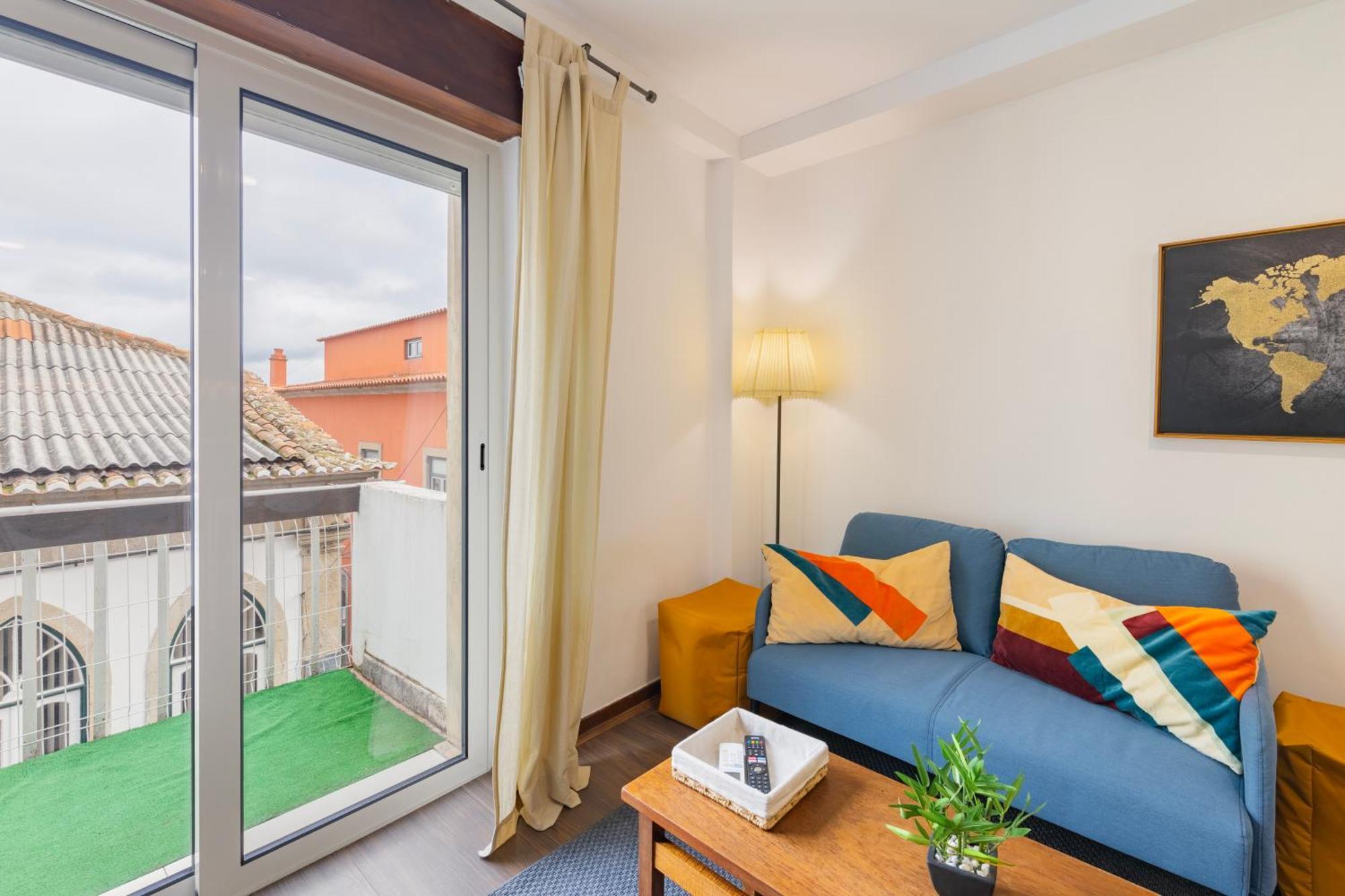 Cosy Remodeled Apartment In The City Center Fundão Exterior photo