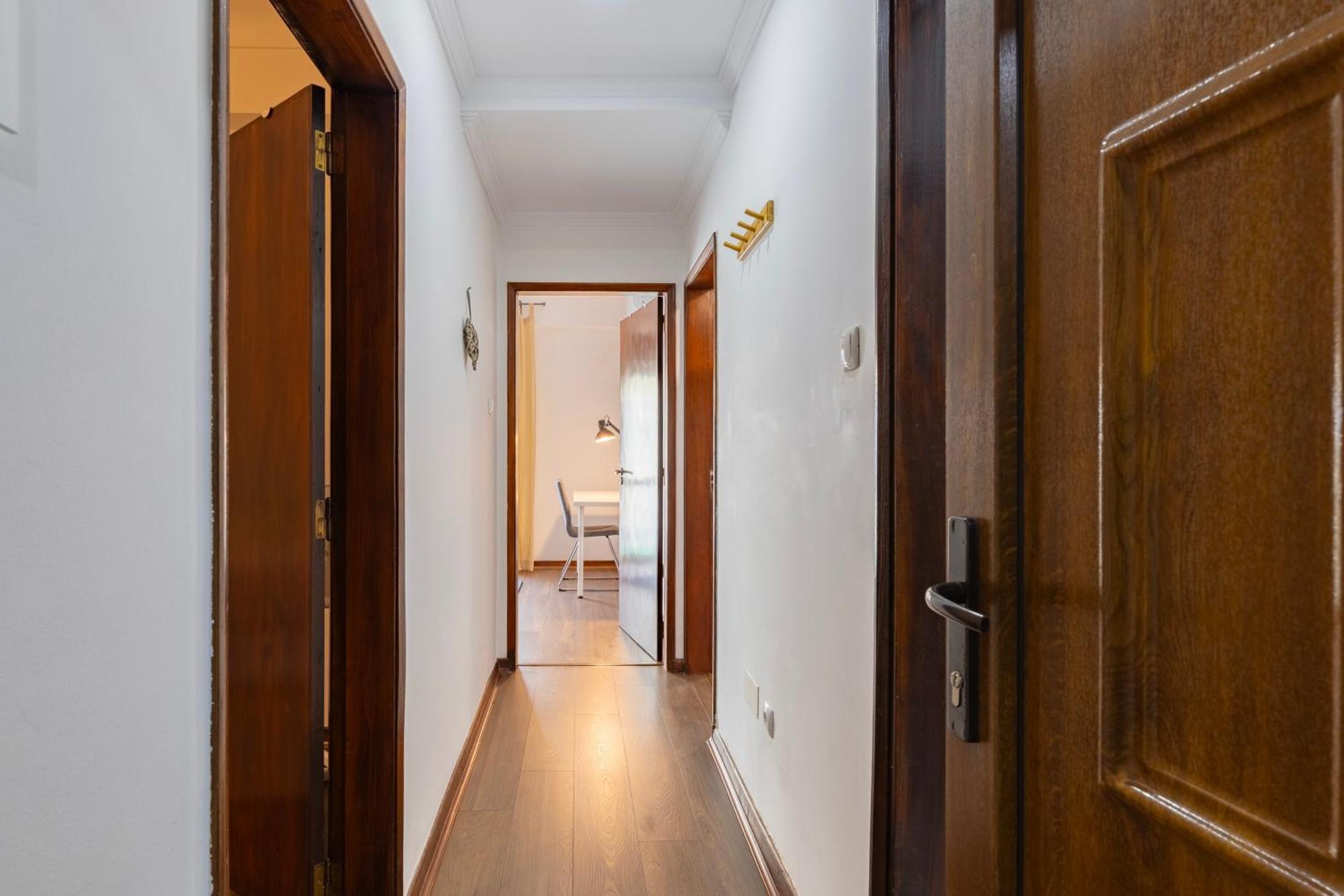 Cosy Remodeled Apartment In The City Center Fundão Exterior photo